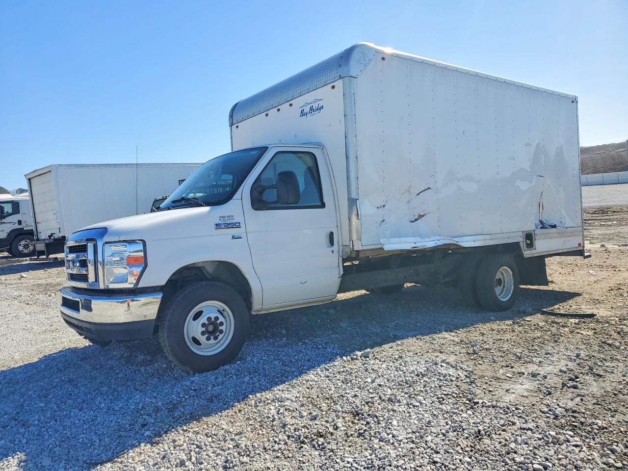 2017 Ford E350 Super Duty Box Truck