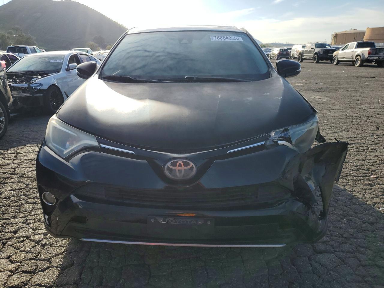 2018 Toyota Rav4 Adventure - Фото 5