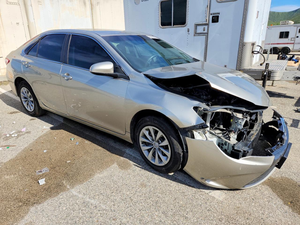 2017 Toyota Camry Le - Image 4