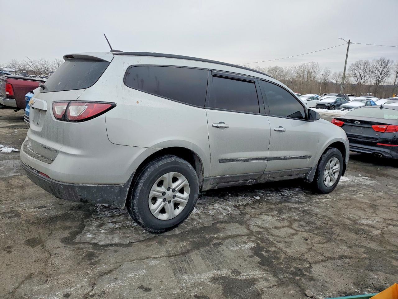 2016 Chevrolet Traverse Ls - Image 3