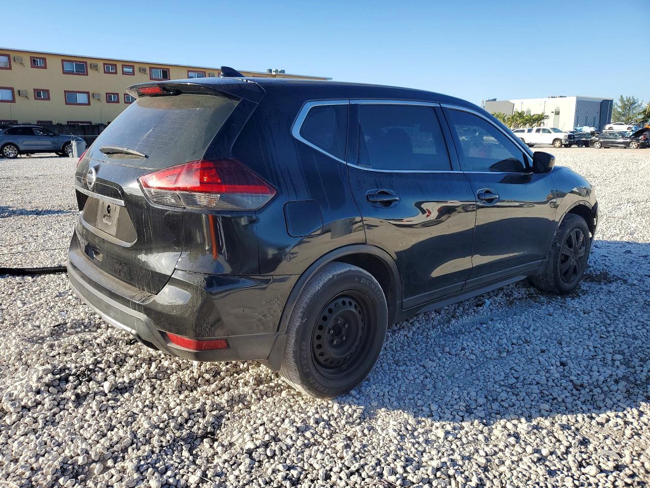 2018 Nissan Rogue S - Фото 3