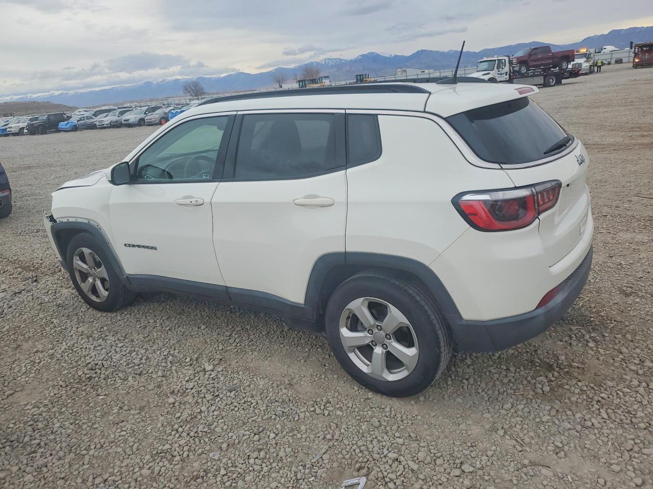 2017 Jeep Compass Latitude - Image 2