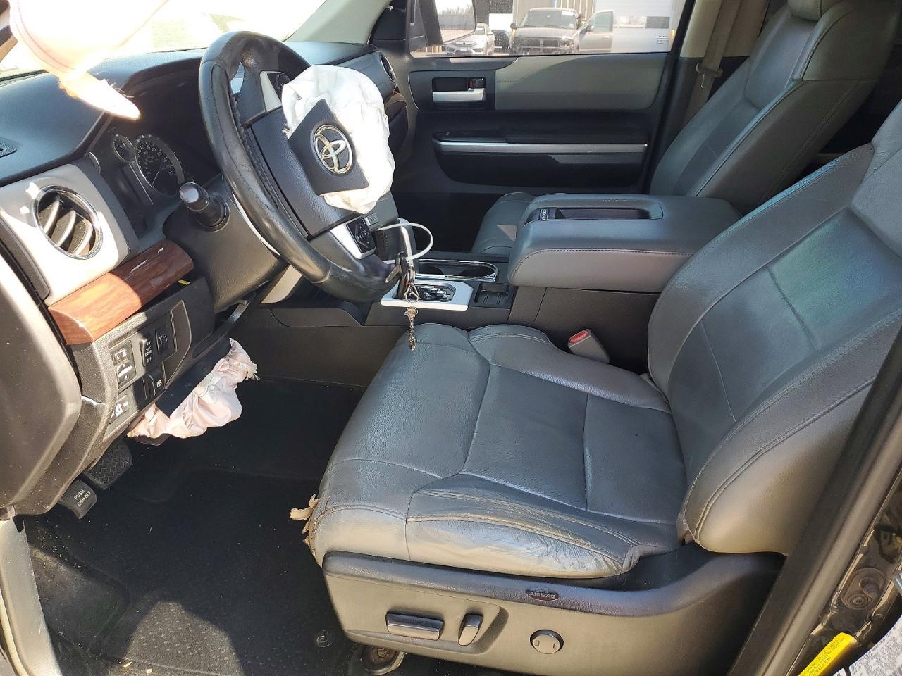 2014 Toyota Tundra Crewmax Limited - Image 7