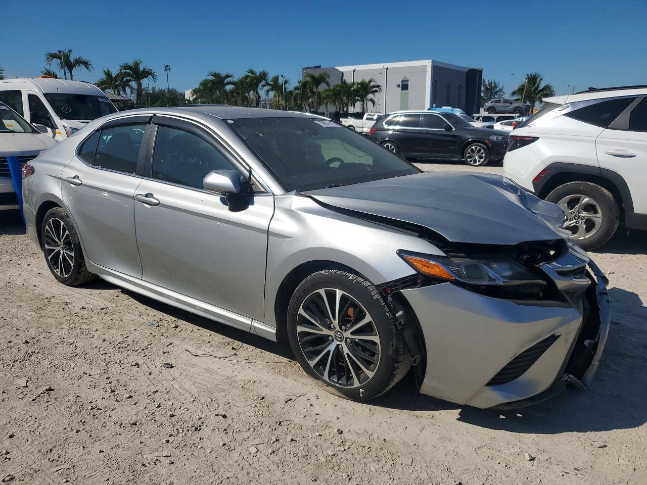 2018 Toyota Camry Se - Image 4