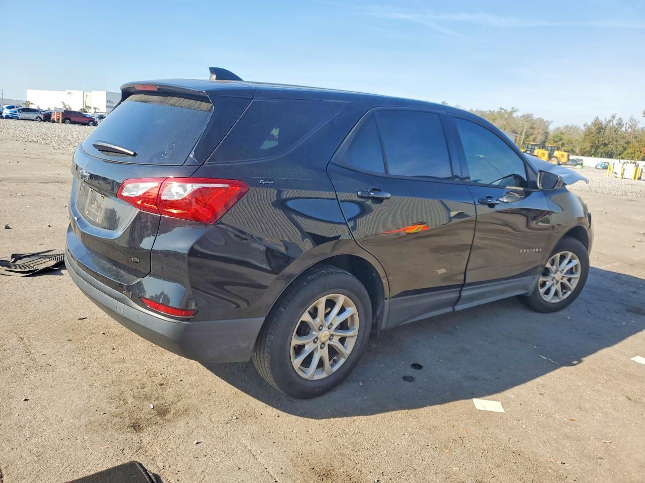 2019 Chevrolet Equinox Ls - Фото 3
