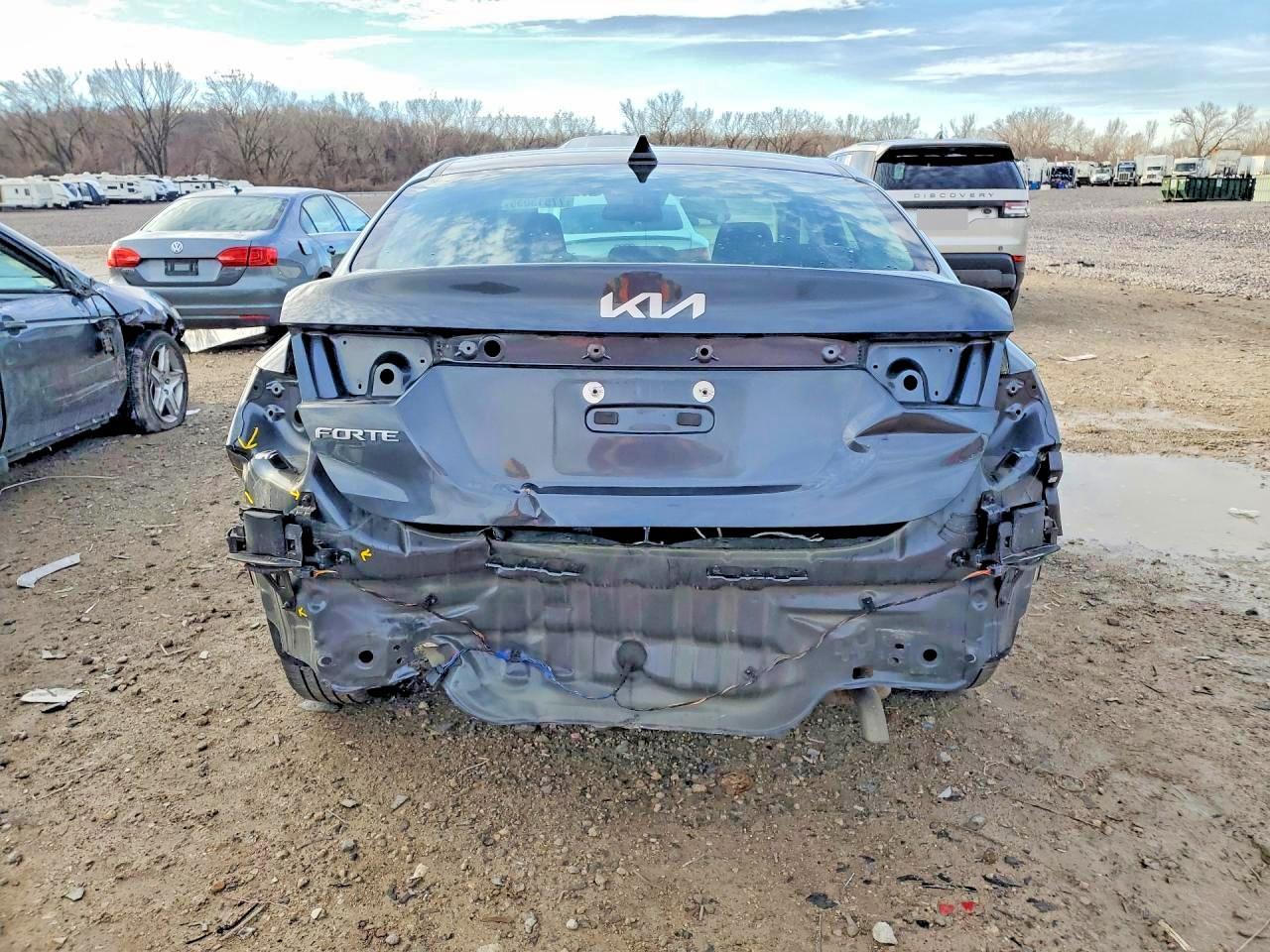 2023 Kia Forte Lx - Image 6