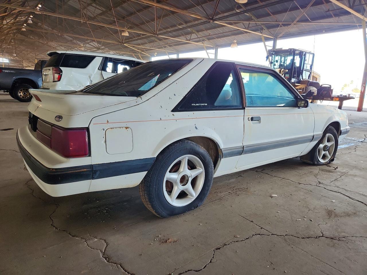 1989 Ford Mustang - Фото 3