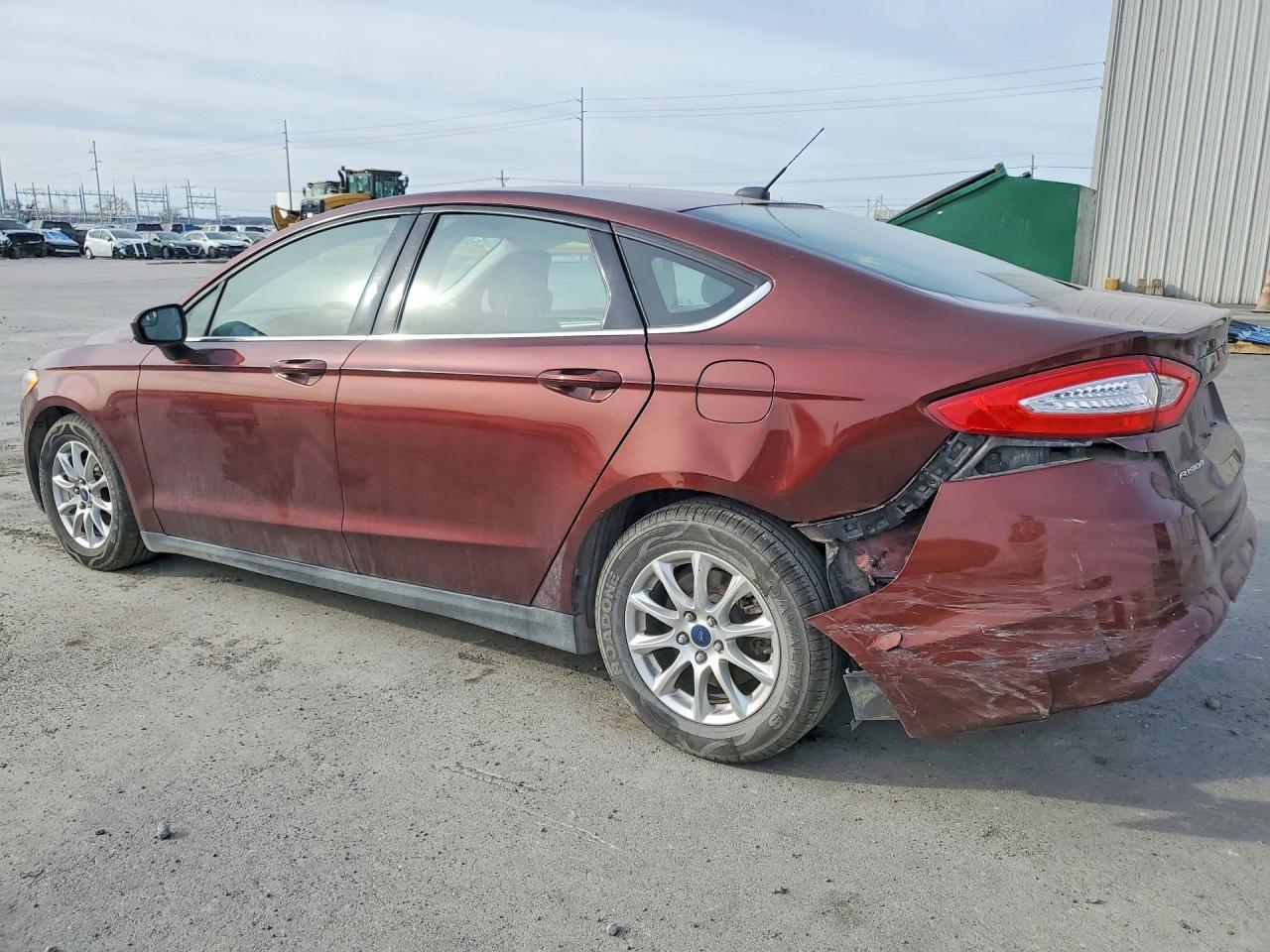 2015 Ford Fusion S - Фото 2