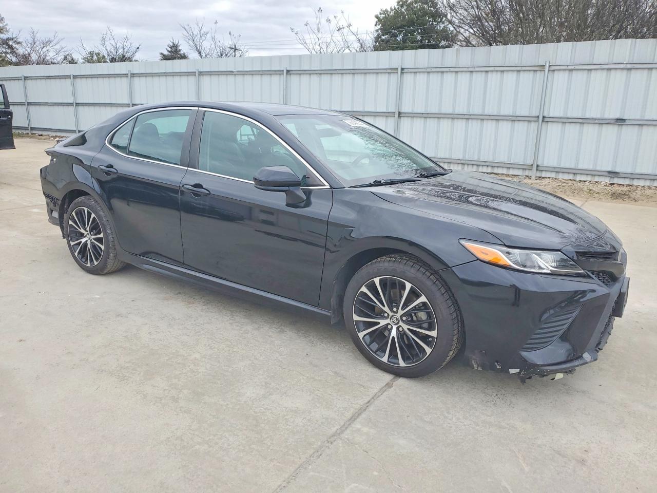 2019 Toyota Camry L - Фото 4