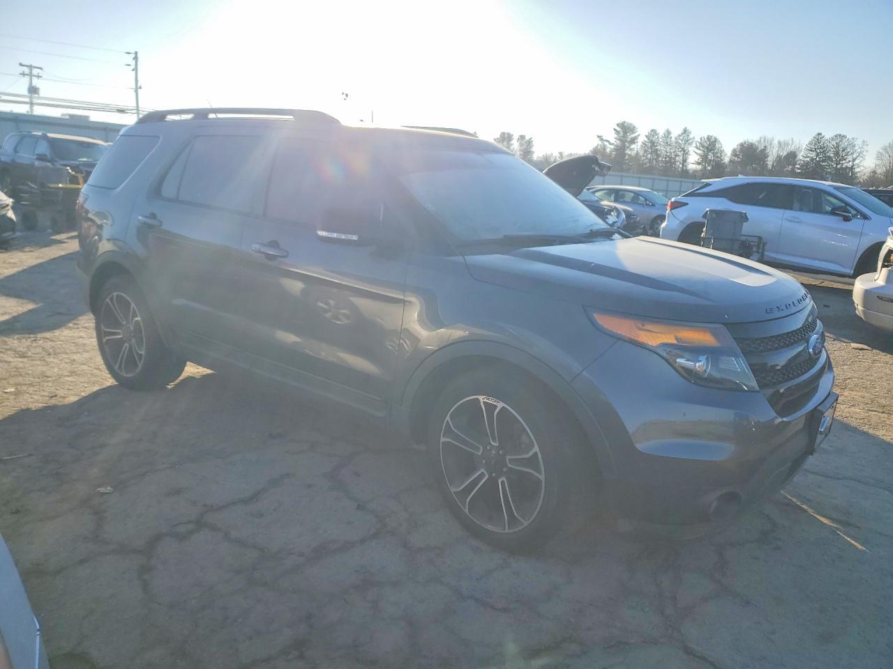 2015 Ford Explorer Sport - Image 4