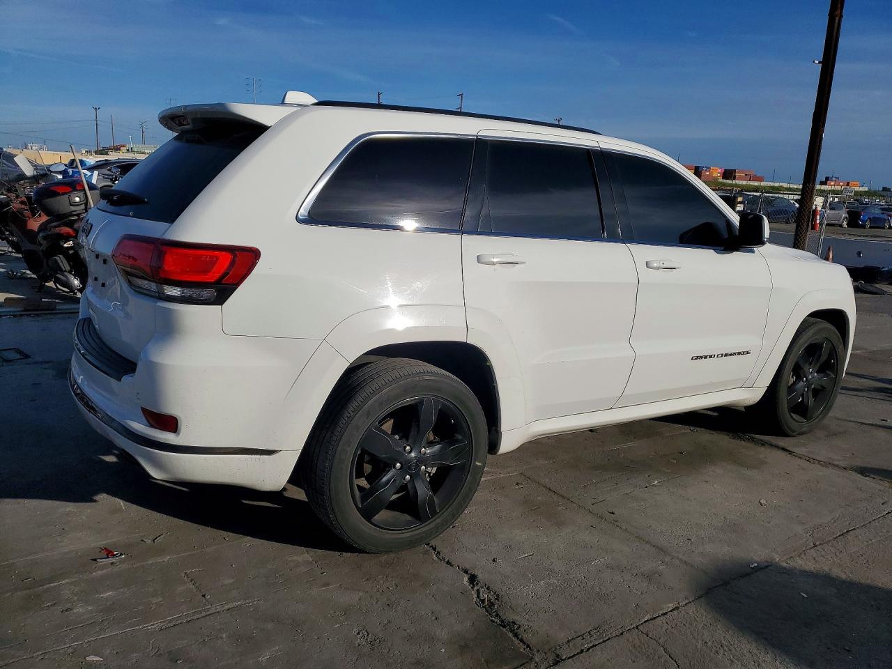 2016 Jeep Grand Cherokee Overland - Image 3