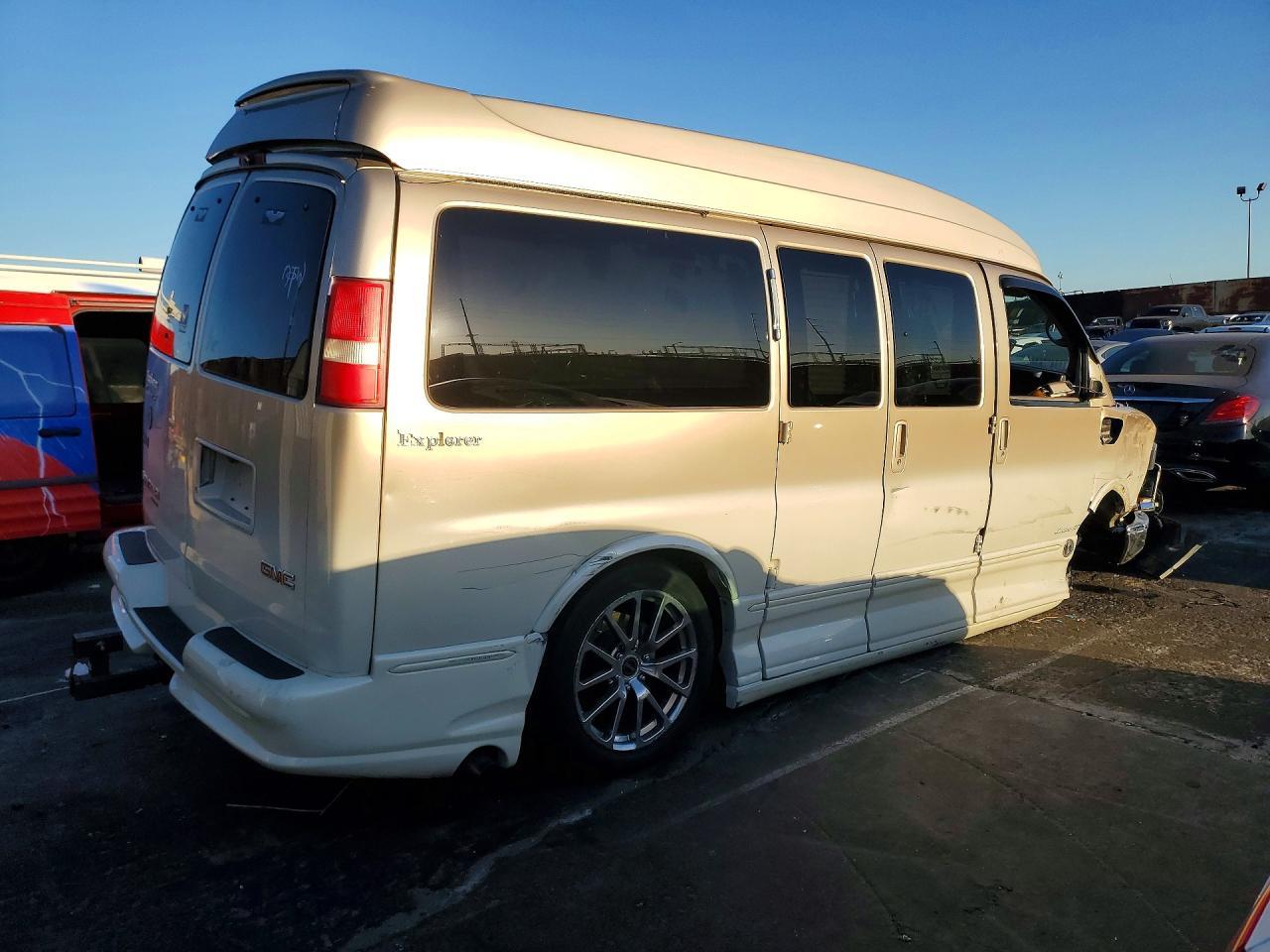 2012 GMC Savana Rv G1500 3Lt - Image 3