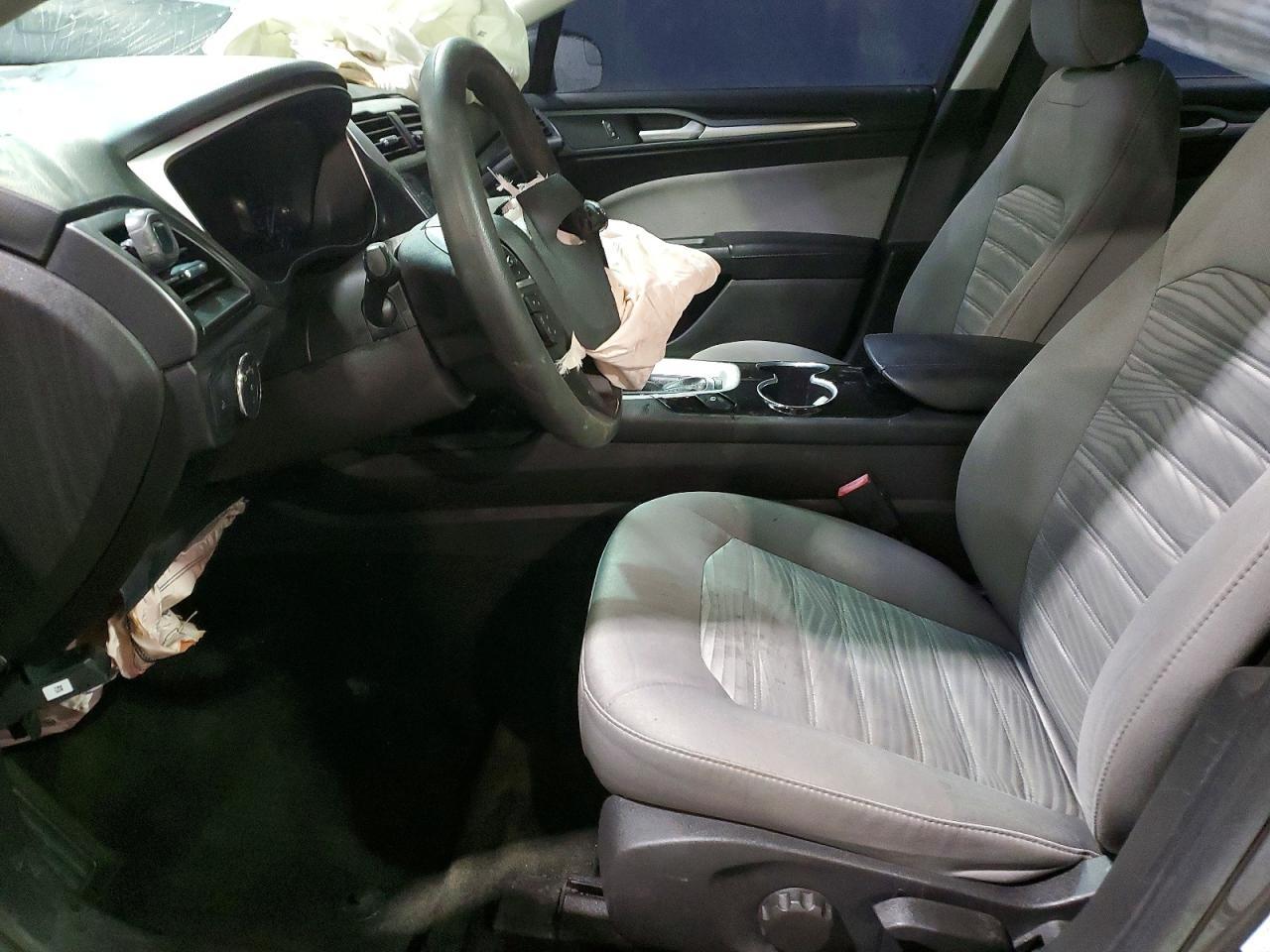 2016 Ford Fusion S - Фото 7