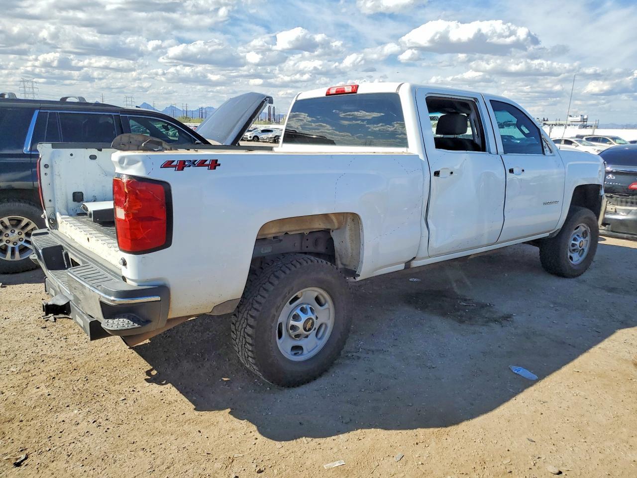 2019 Chevrolet Silverado K2500 Heavy Duty - Image 3