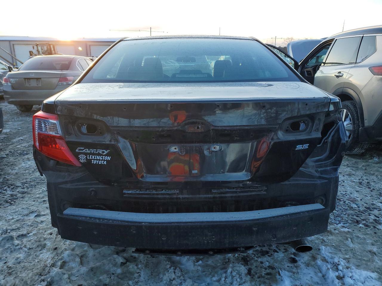 2012 Toyota Camry Se - Фото 6