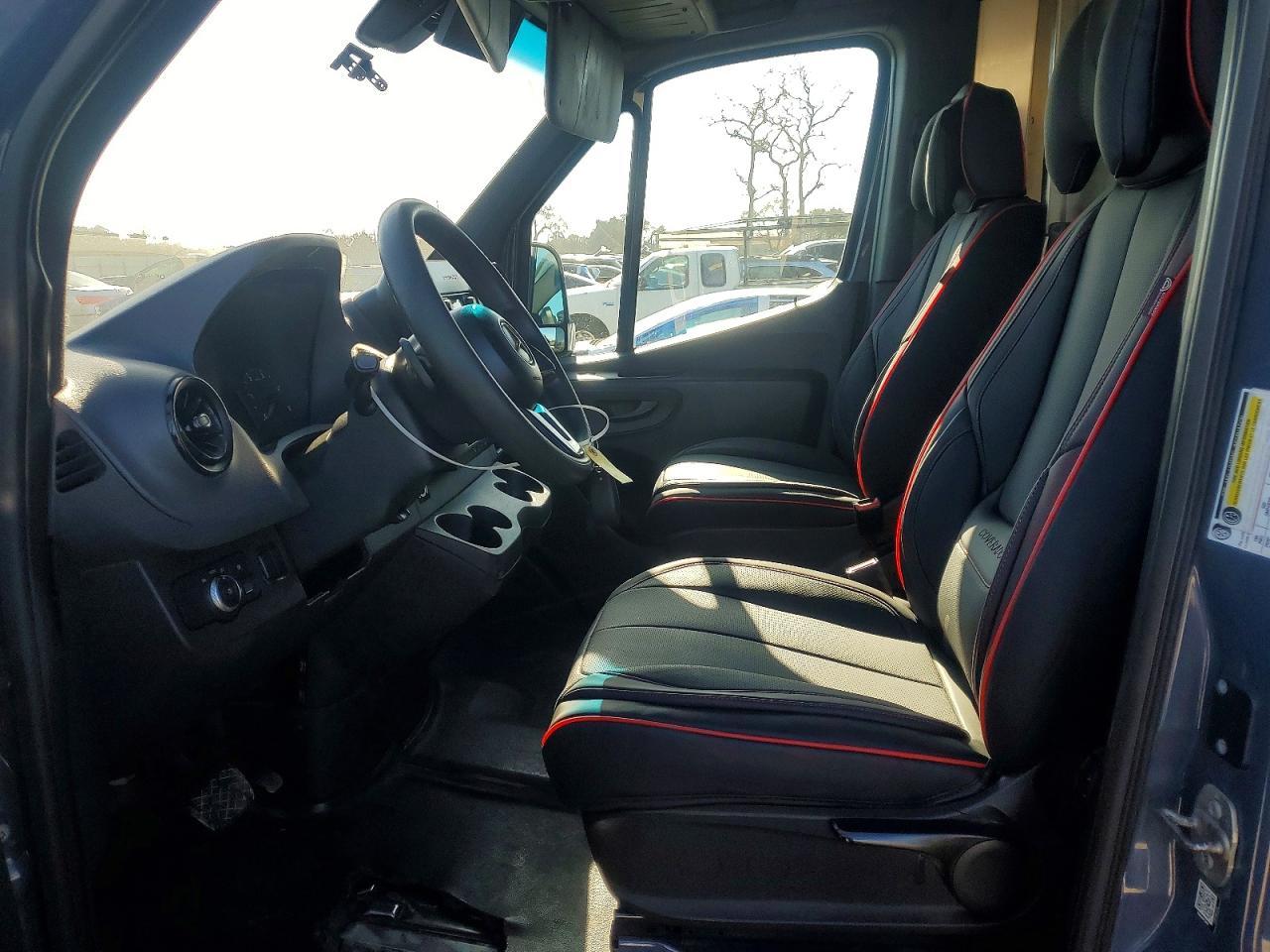 2019 Mercedes Benz Sprinter 2500 Delivery Van - Image 7