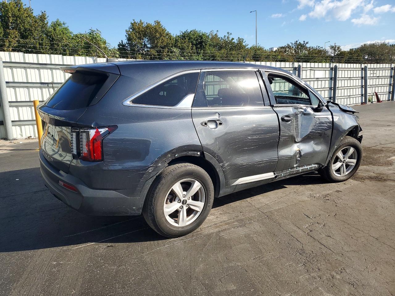 2022 Kia Sorento Lx - Фото 3