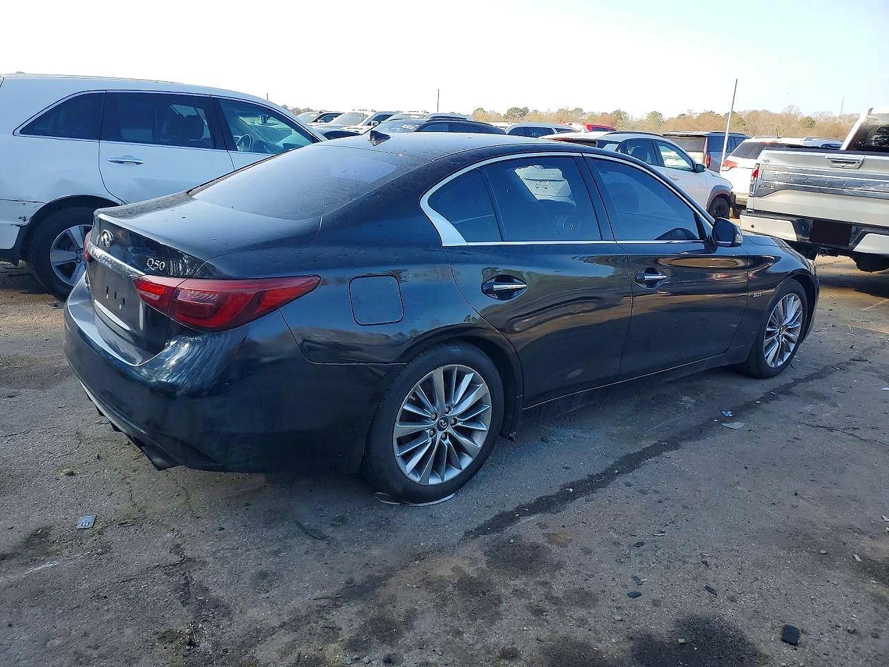 2018 Infiniti Q50 Luxe - Фото 3