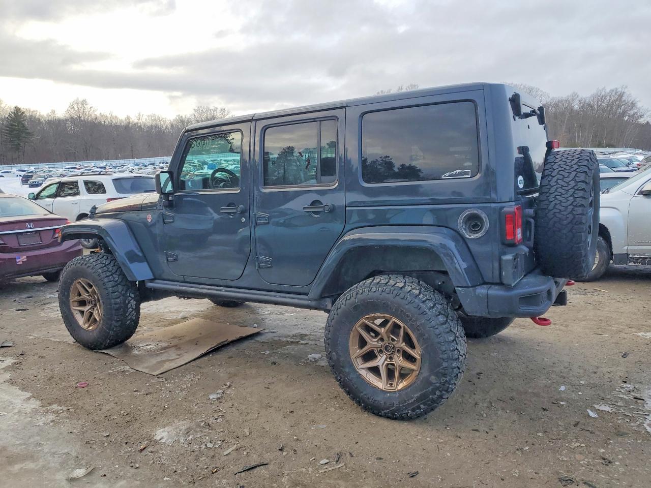 2017 Jeep Wrangler Unlimited Rubicon - Image 2