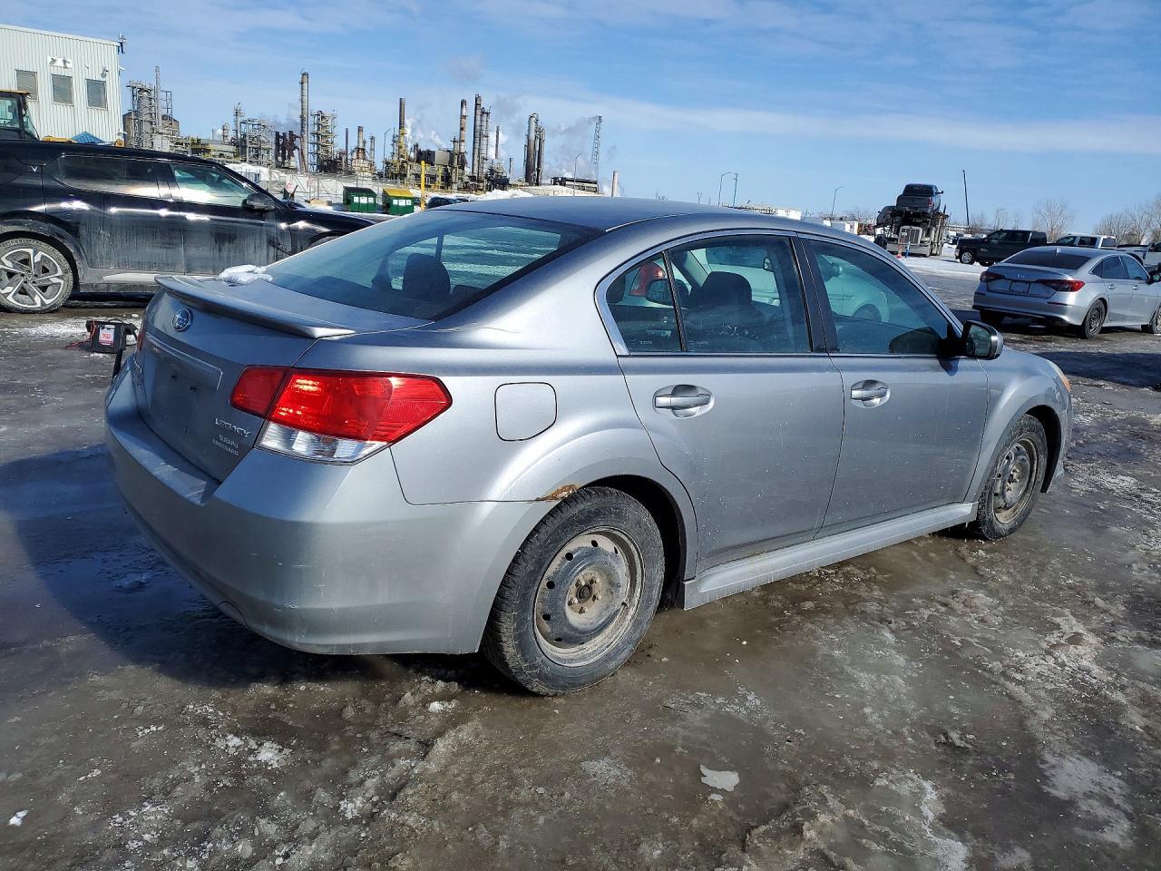 2010 Subaru Legacy 2.5 - Image 3