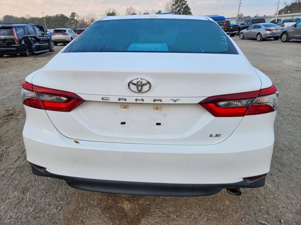 2022 Toyota Camry Le - Фото 6