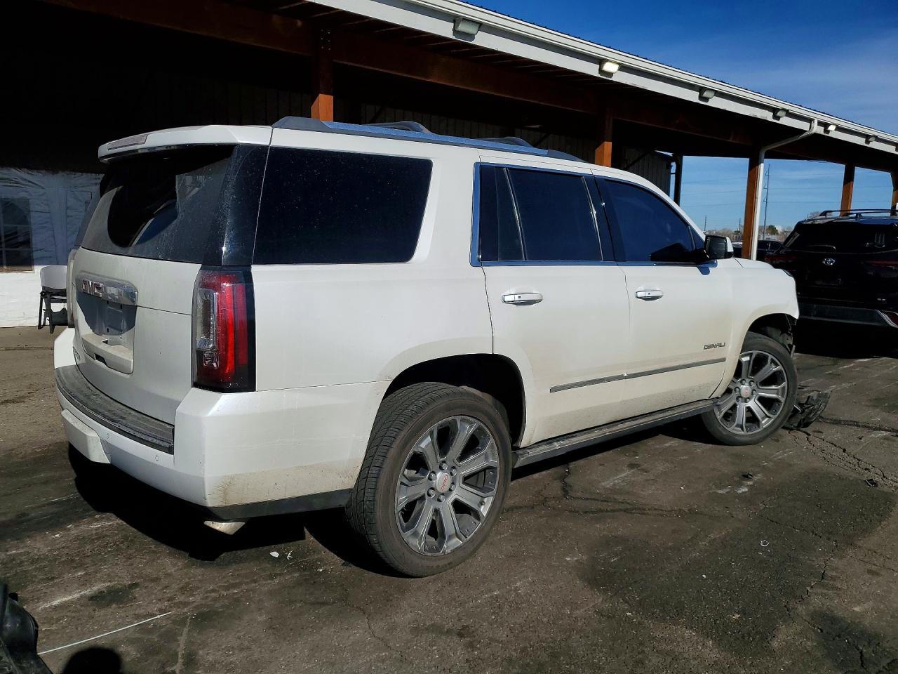 2016 GMC Yukon Denali - Фото 3
