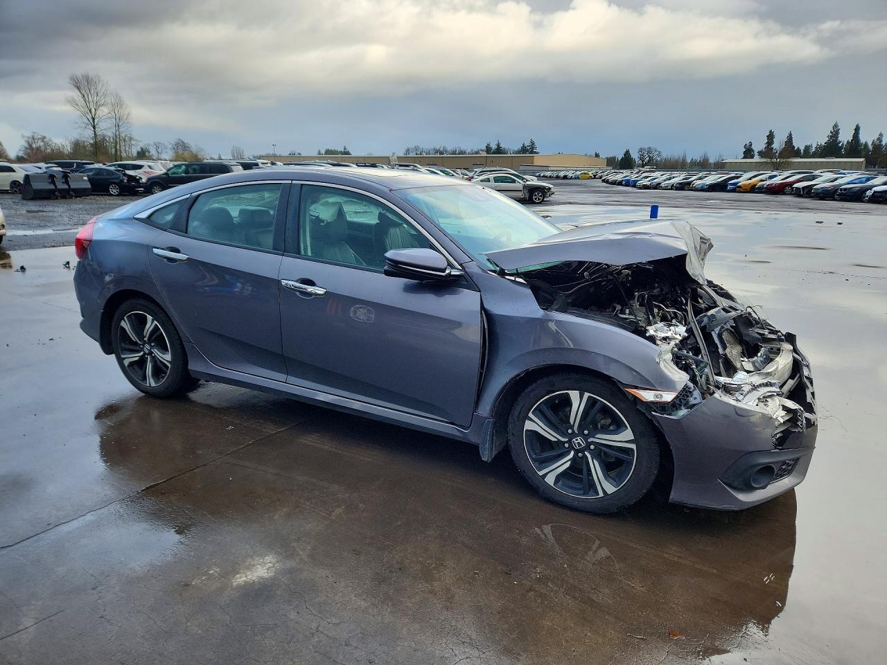 2017 Honda Civic Touring - Image 4