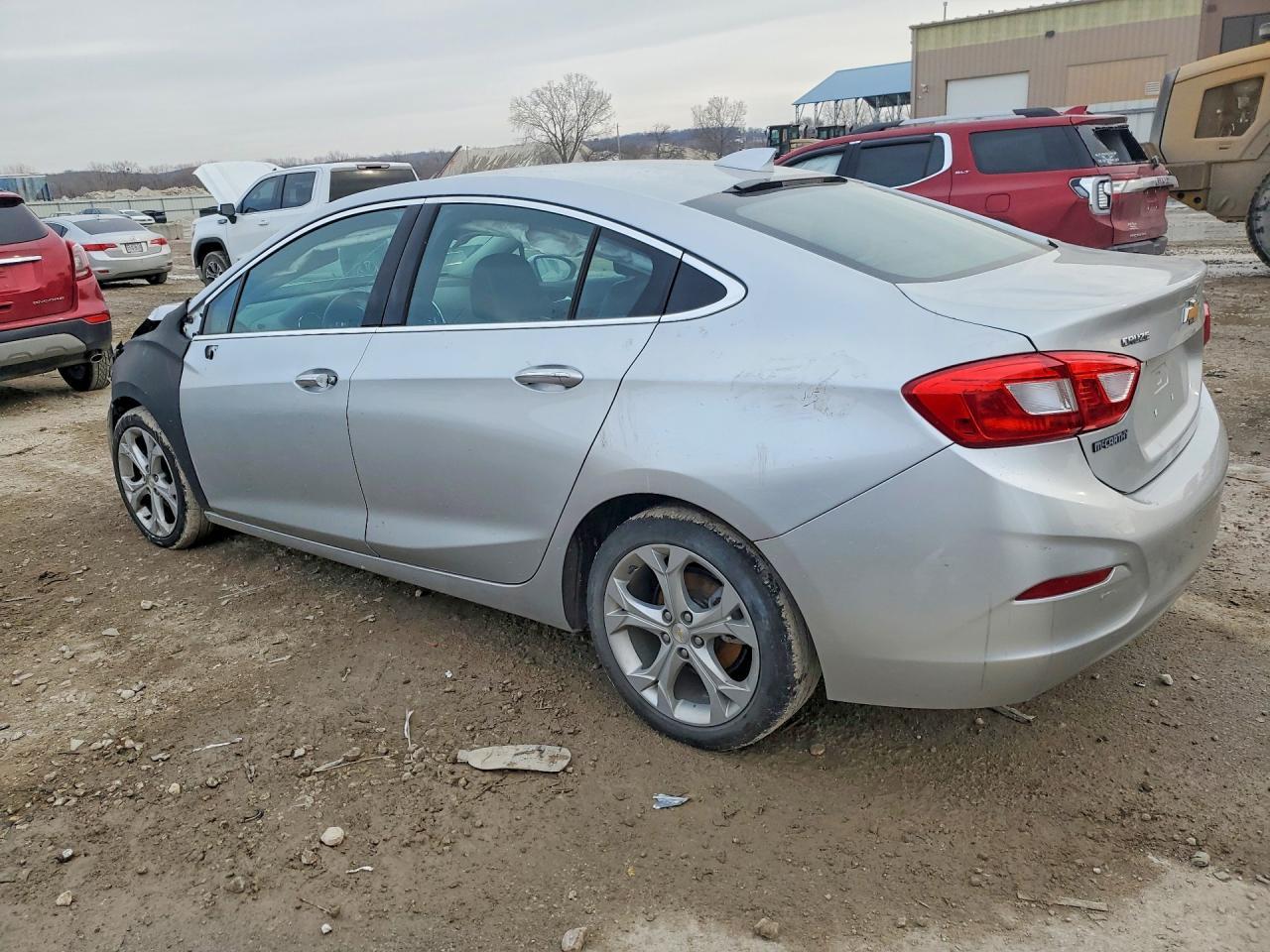 2017 Chevrolet Cruze Premier - Фото 2