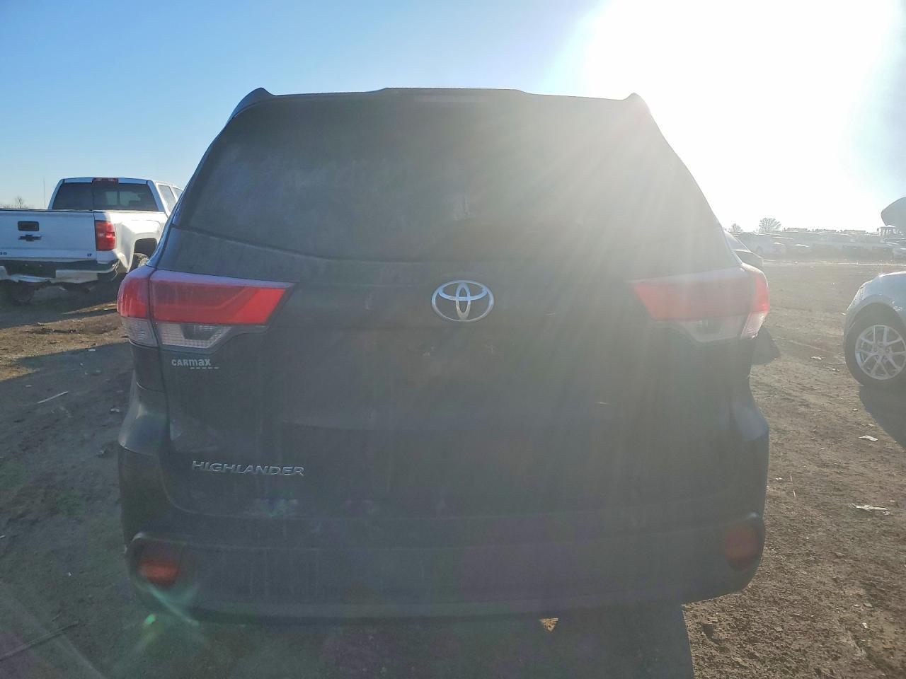 2019 Toyota Highlander Le - Фото 6