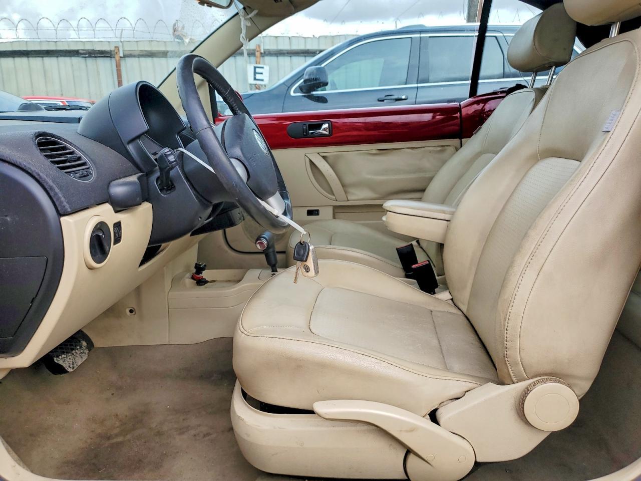 2009 Volkswagen New Beetle S - Фото 7