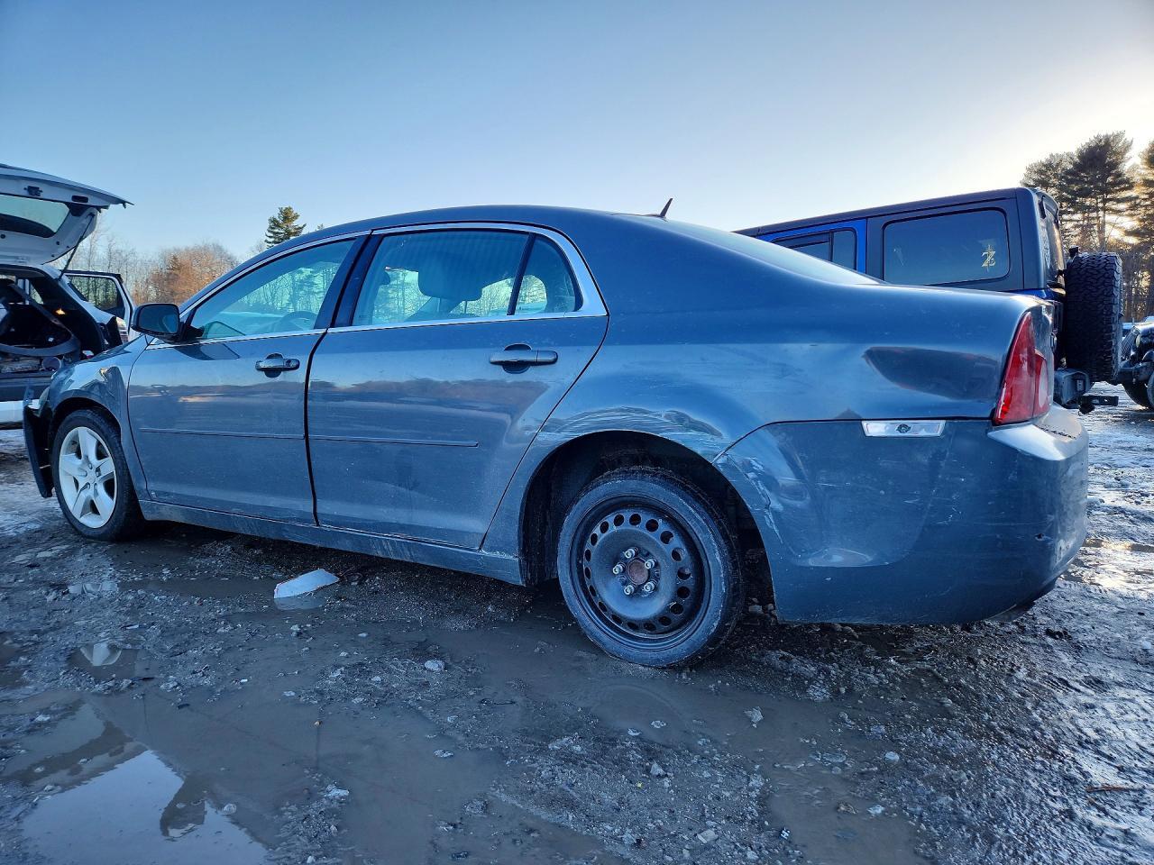 2009 Chevrolet Malibu Ls - Фото 2