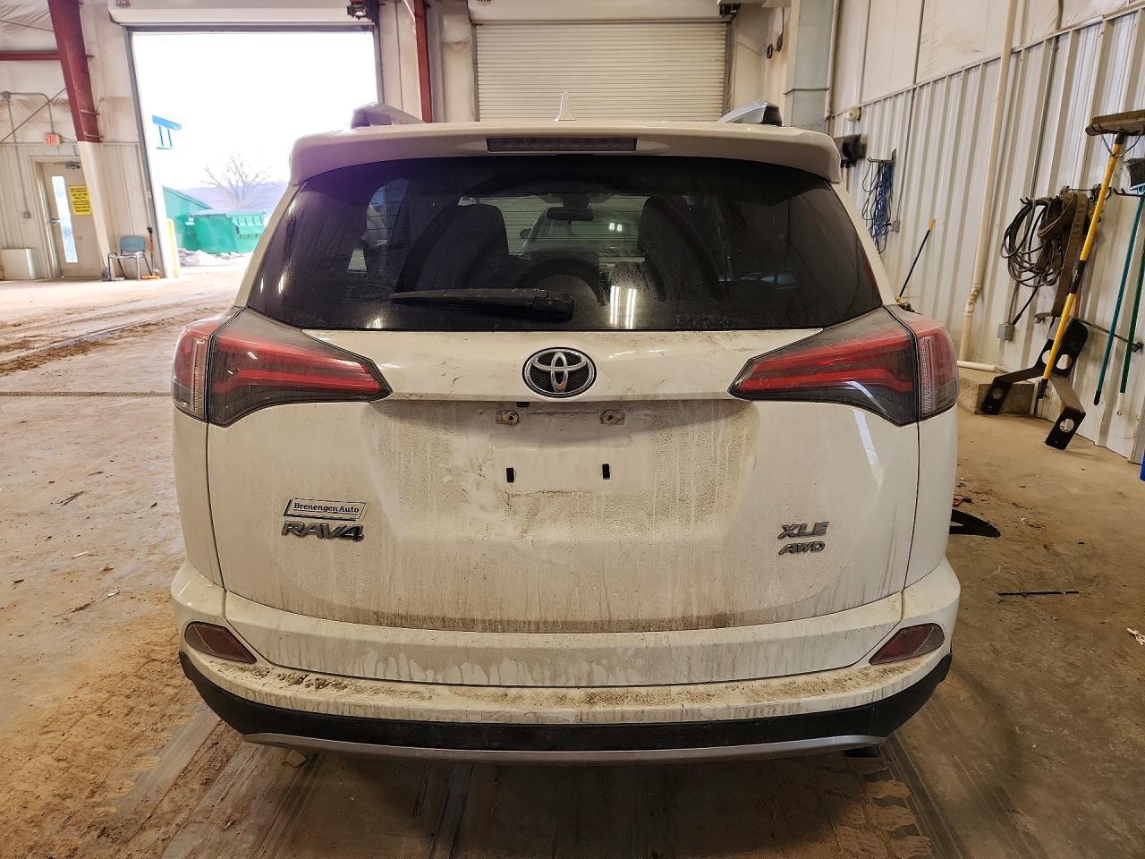 2017 Toyota Rav4 Xle - Image 6
