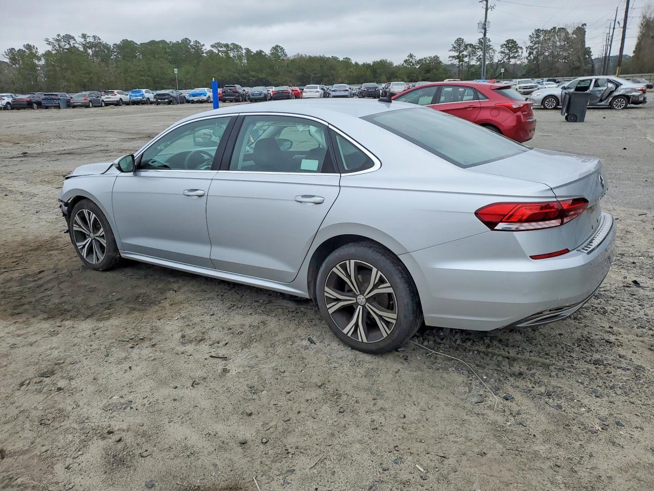 2021 Volkswagen Passat Se - Image 2