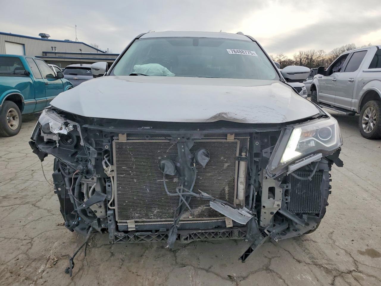 2019 Nissan Pathfinder S - Image 5