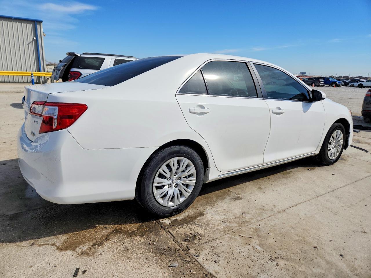 2013 Toyota Camry Hybrid Le - Фото 3
