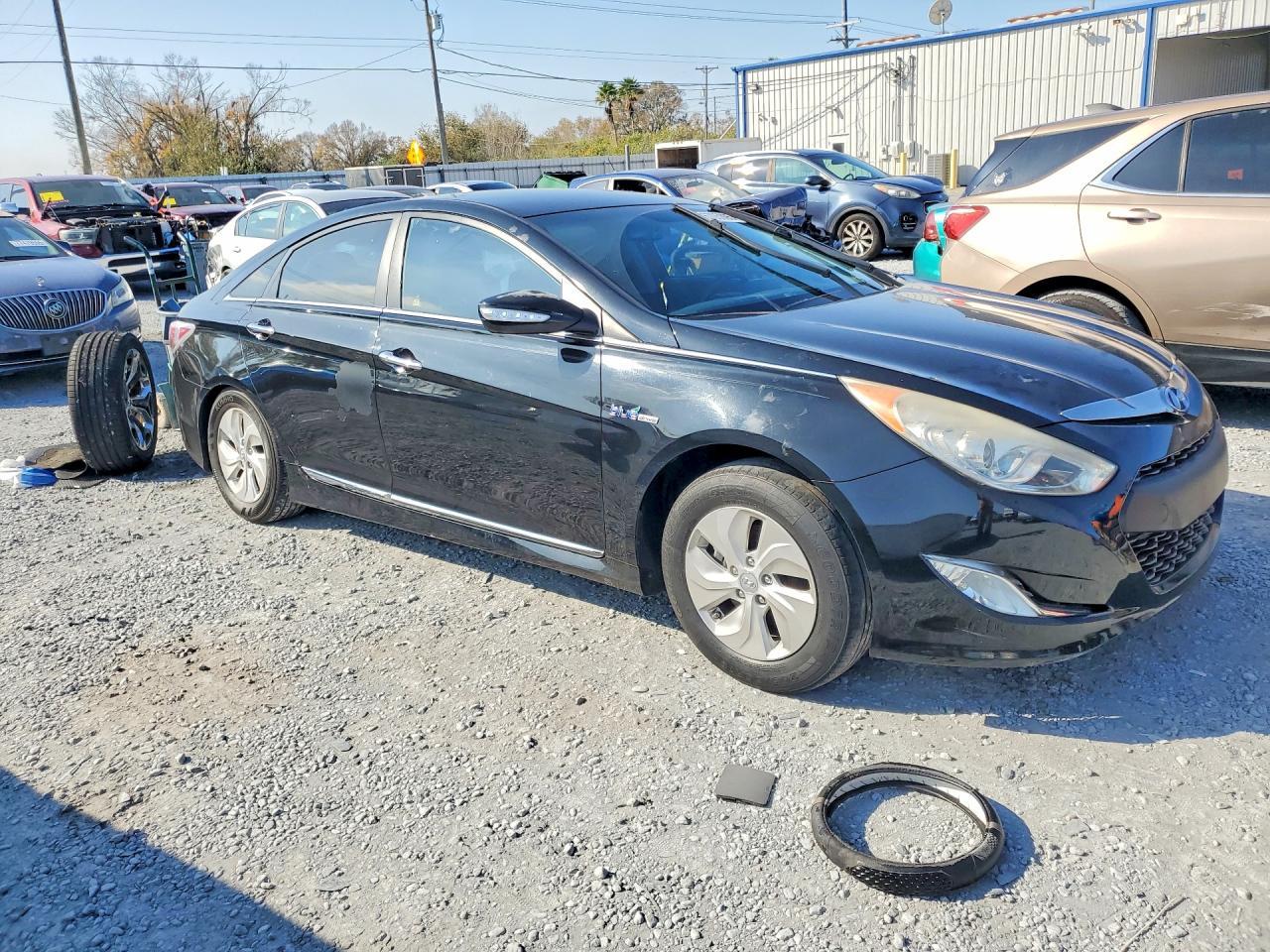 2015 Hyundai Sonata Hybrid - Image 4