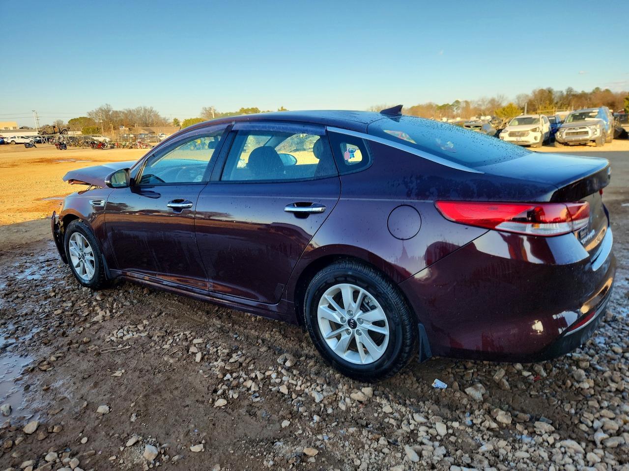 2017 Kia Optima Lx - Фото 2