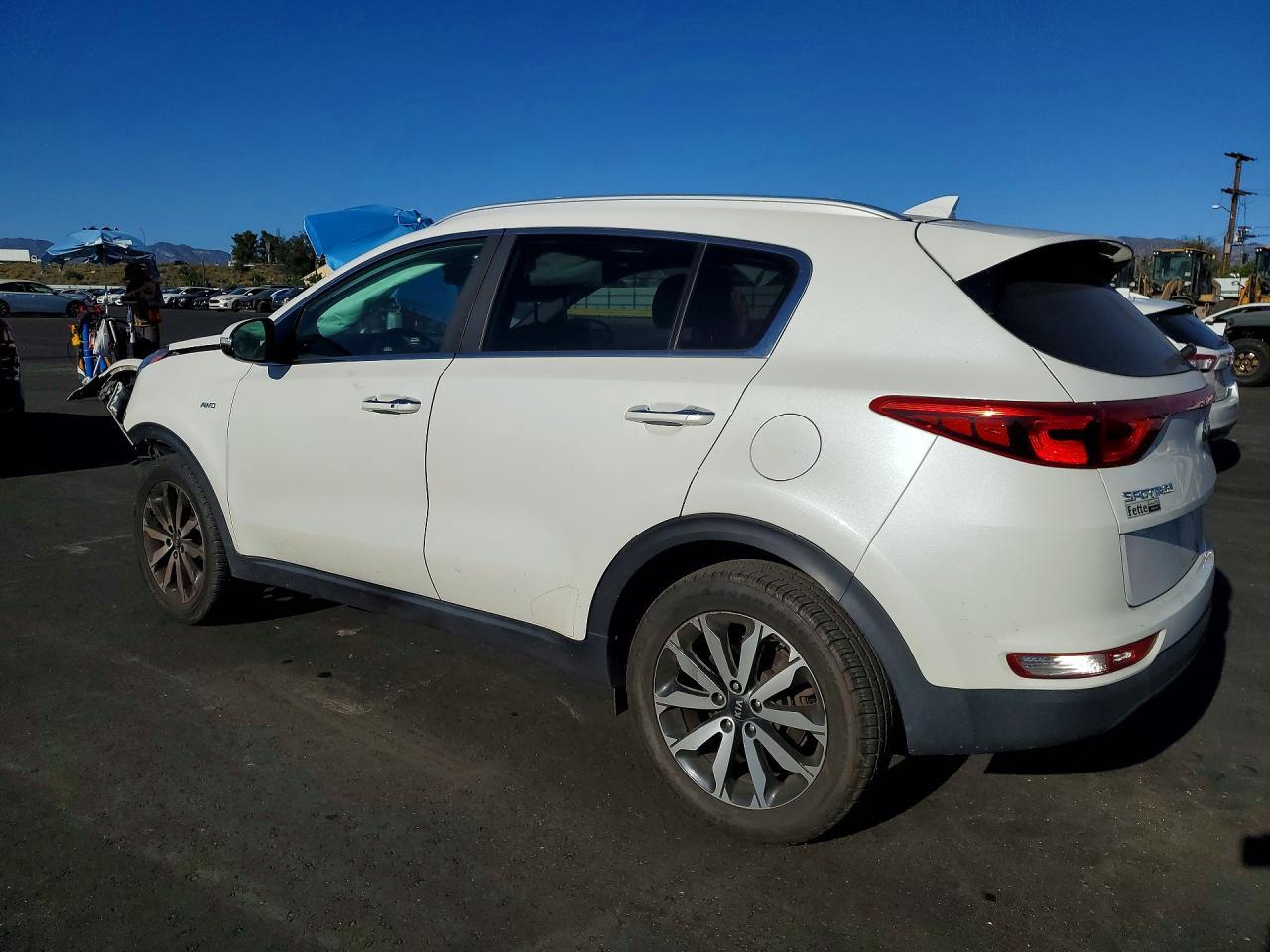 2018 Kia Sportage Ex - Image 2