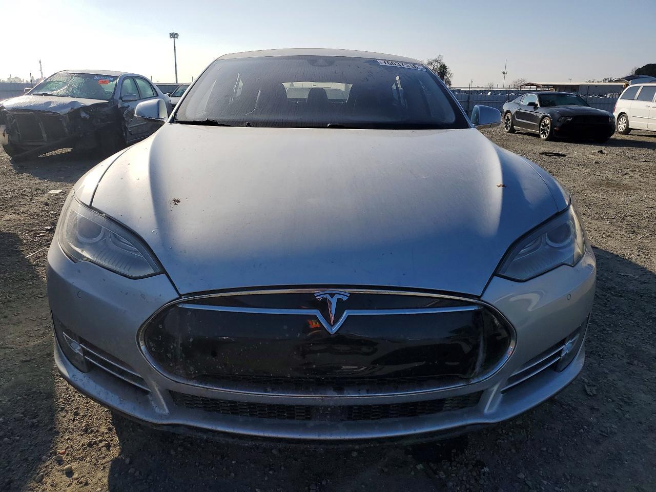 2014 Tesla Model S - Image 5