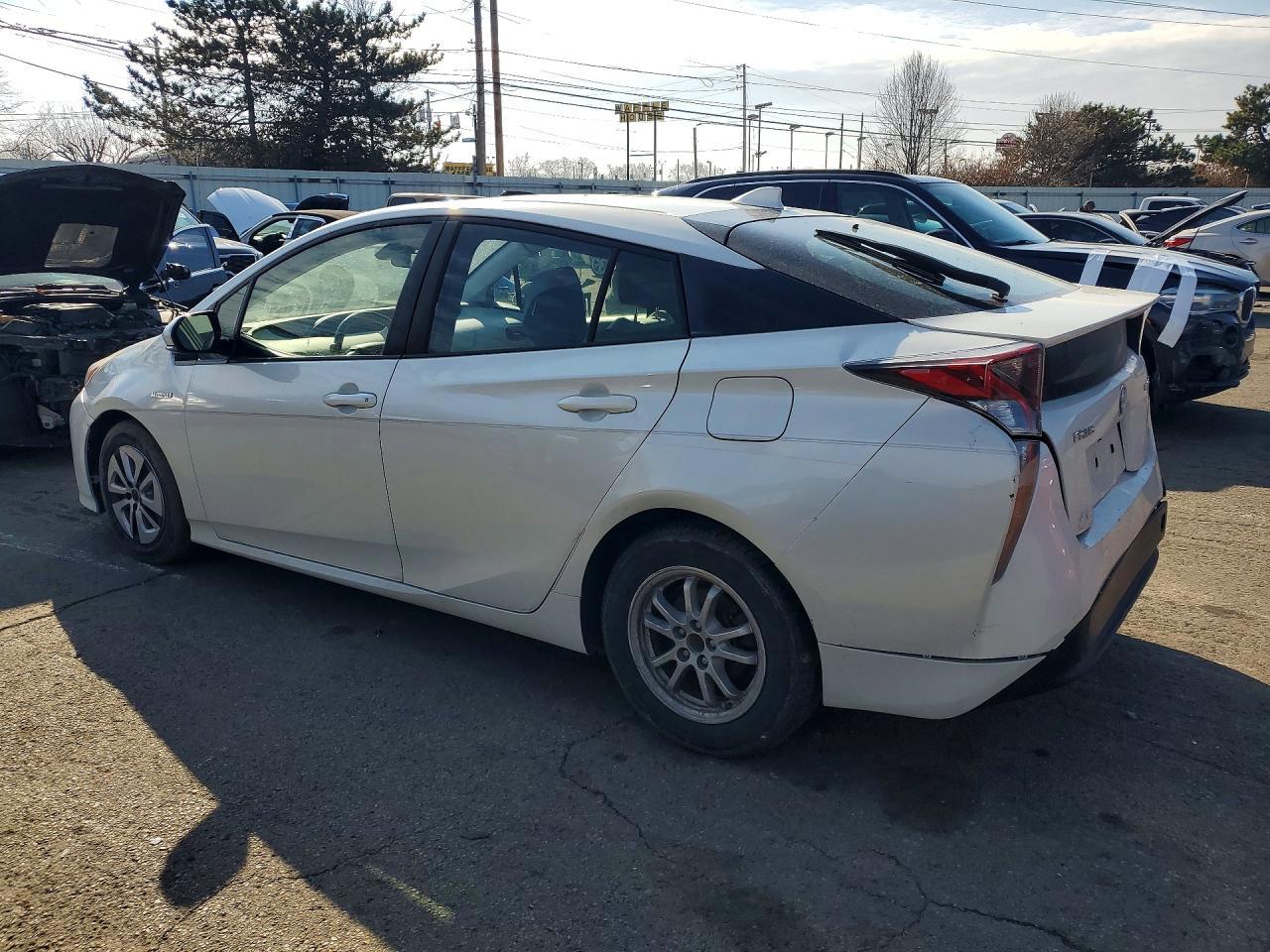 2016 Toyota Prius - Image 2