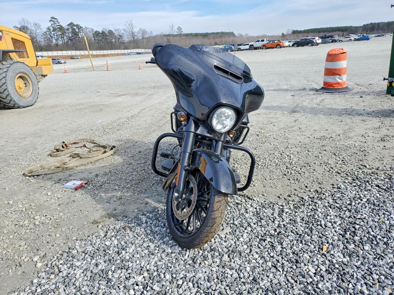 2019 Harley-Davidson Flhxs - Image 2