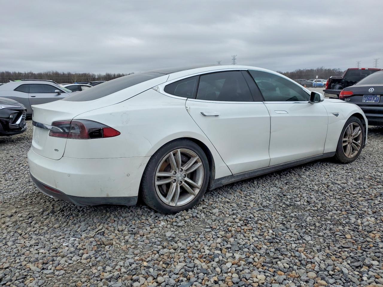 2014 Tesla Model S - Фото 3