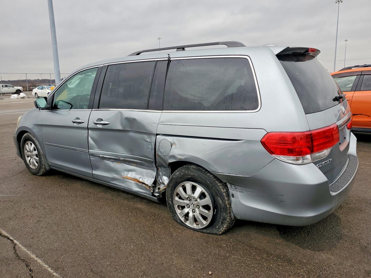 2010 Honda Odyssey - Фото 2