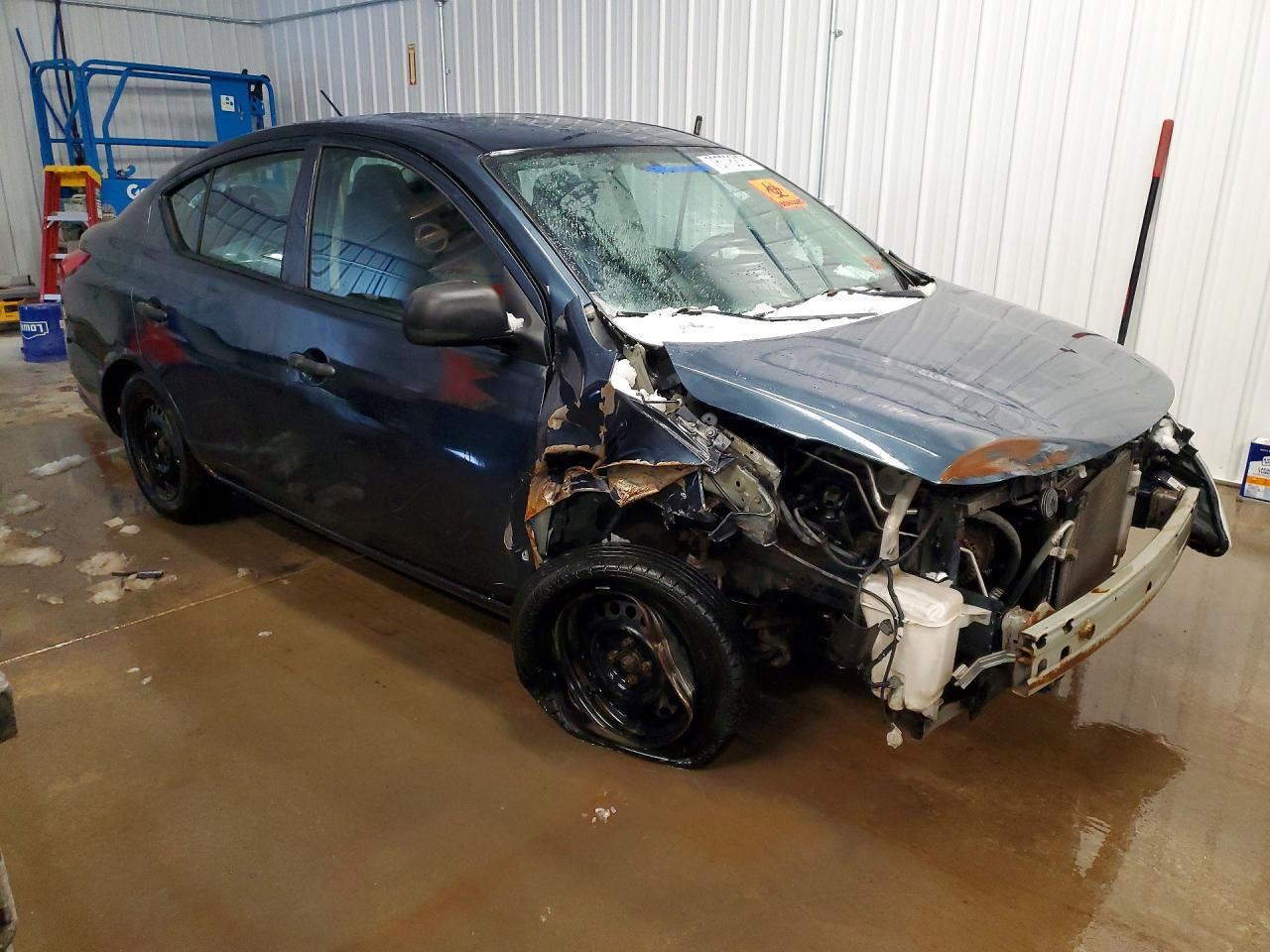 2015 Nissan Versa 1.6 S - Image 4