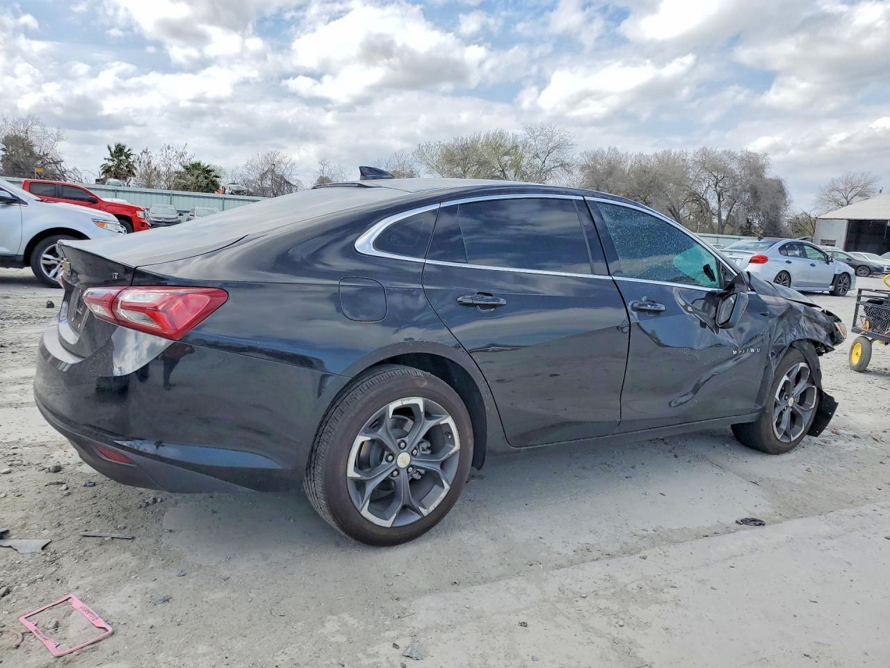 2022 Chevrolet Malibu Lt - Image 3