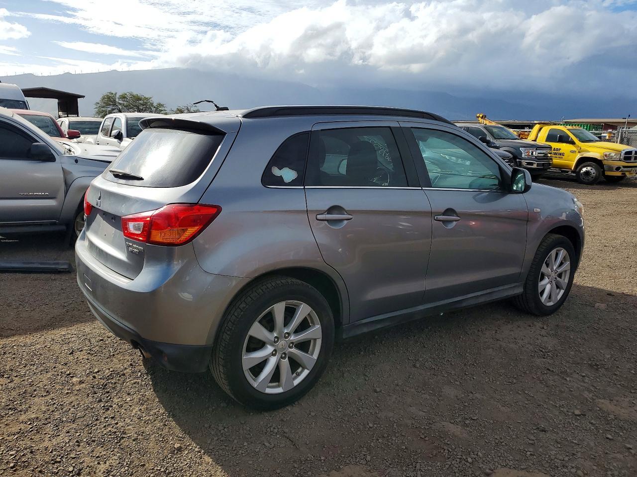 2014 Mitsubishi Outlander Se - Фото 3