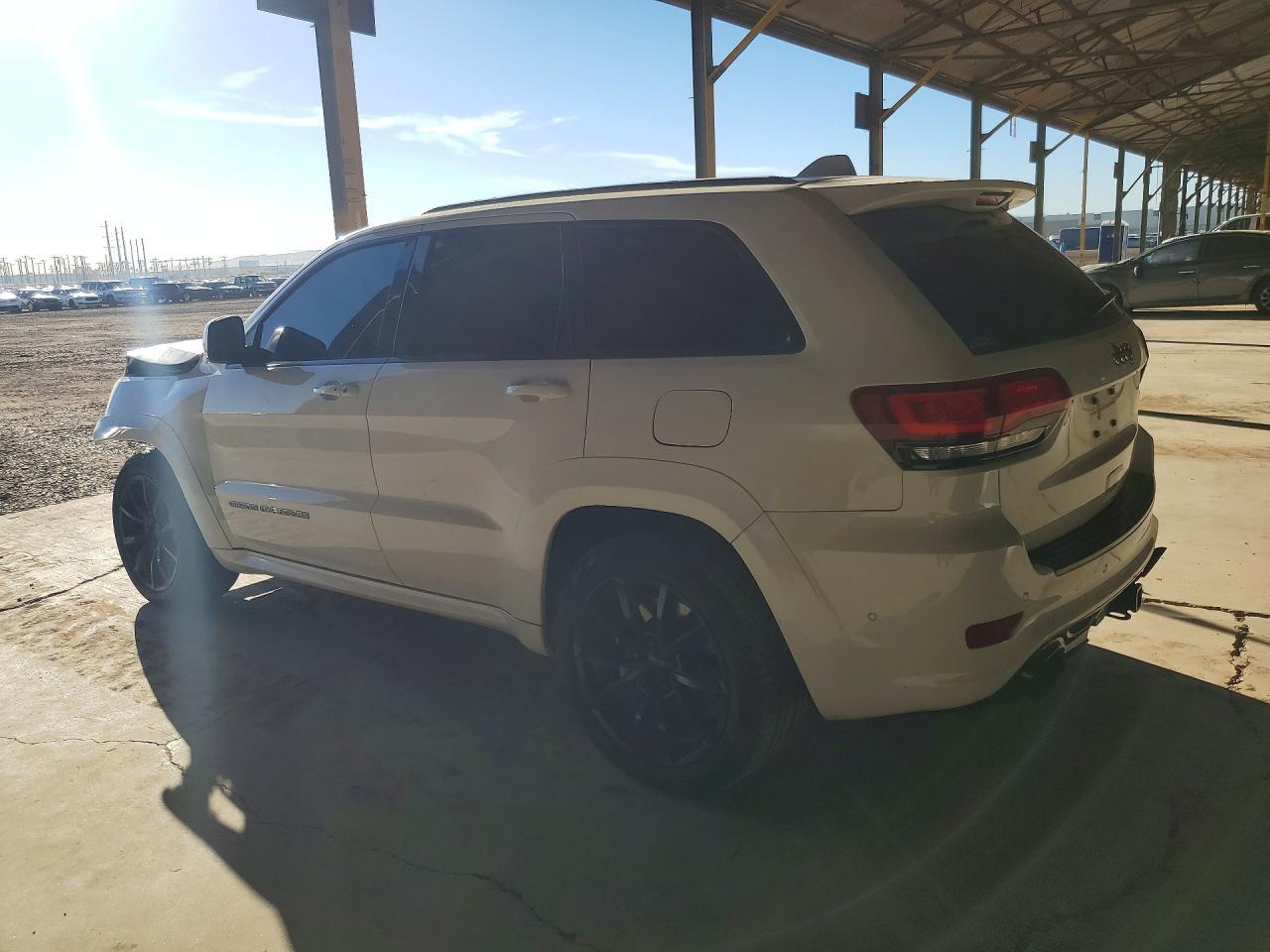 2017 Jeep Grand Cherokee Srt-8 - Image 2