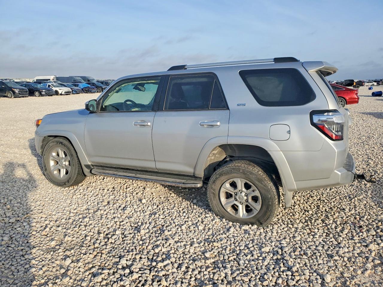 2021 Toyota 4Runner Sr5 - Фото 2
