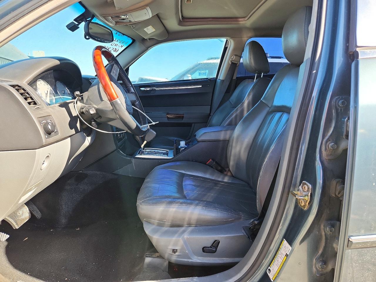 2005 Chrysler 300C - Фото 7