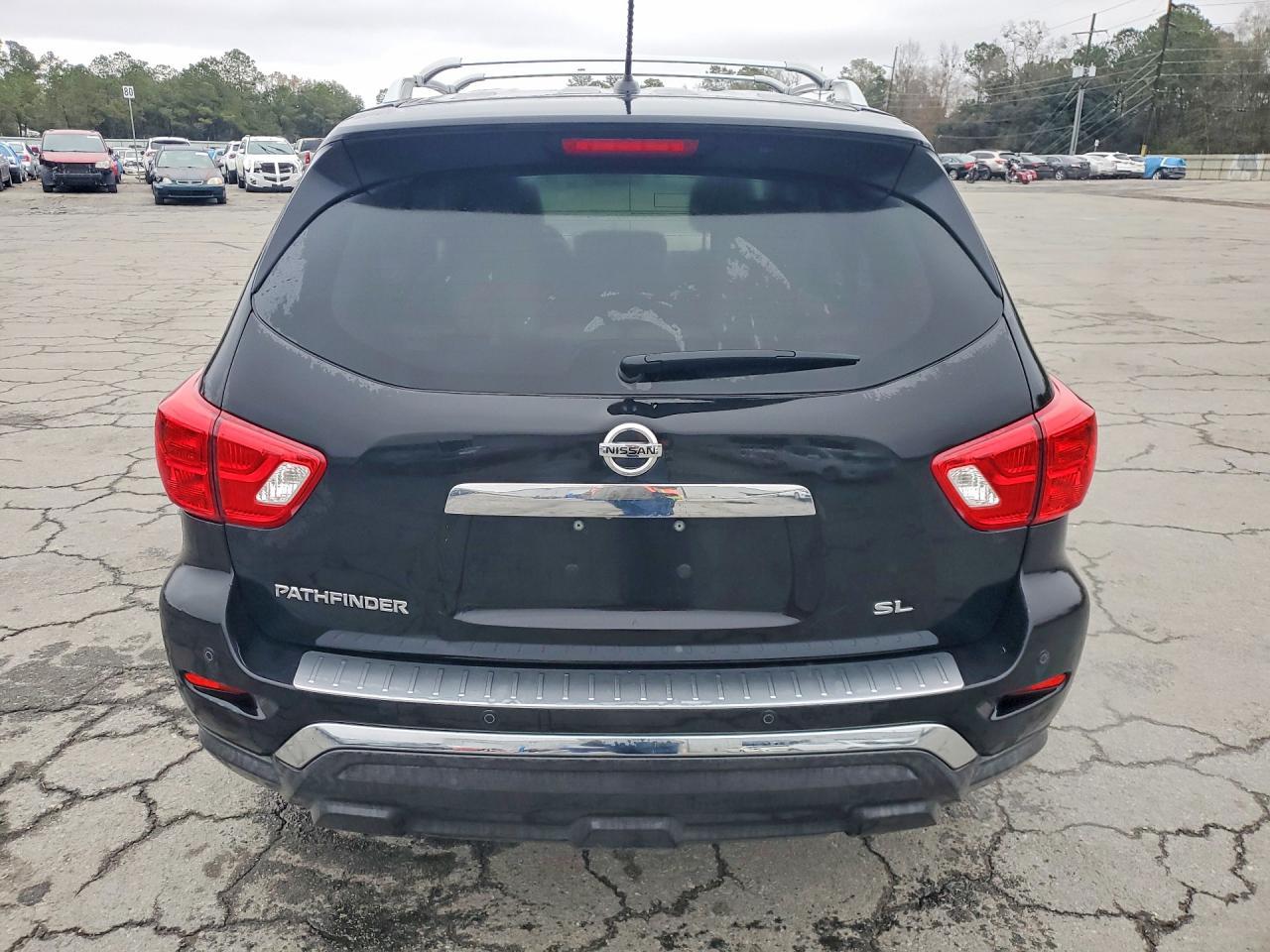 2017 Nissan Pathfinder S - Image 6
